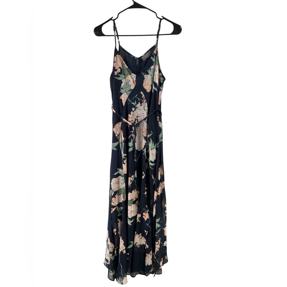 Dress forum Navy blue floral maxi dress